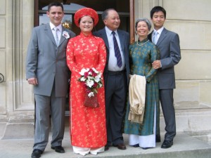 gia-dinh-vuong-hong-bich